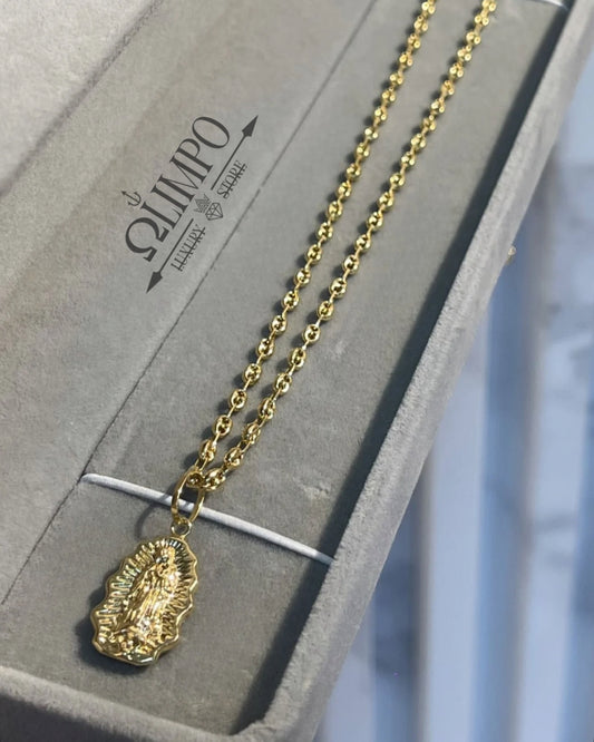 18K Gold Gucci style & Guadalupe pendant
